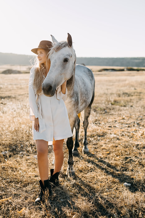private retreats for women healing through horses